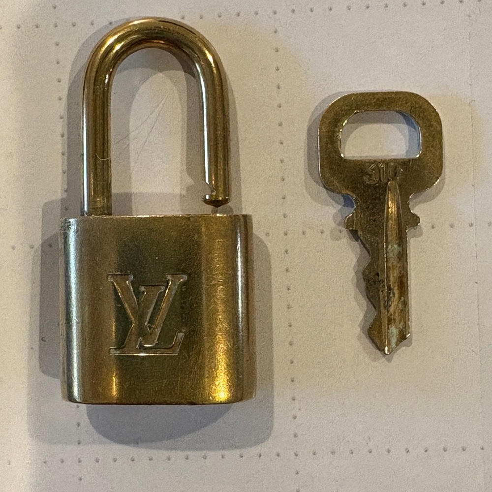 Louis Vuitton Gold Lock and Key Set # 310